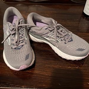 Brooks Women 6.5
